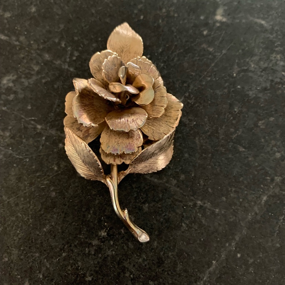 GIOVANNI | Vintage Gold Tone Metal Rose Brooch or Pin